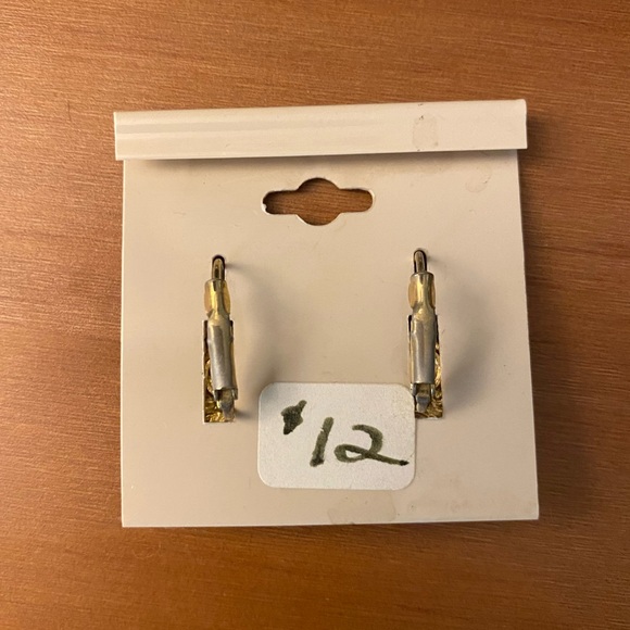 Gold Victorian Leverback Earrings - Picture 2 of 2